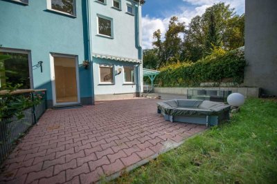 160 m²  Nutzfläche - Eigener Zugang (Haus im Haus) -- 4 Zimmer Wohnung inkl. Terrasse