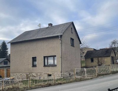 Kleines Einfamilienhaus zum Ausbau in ruhiger Lage