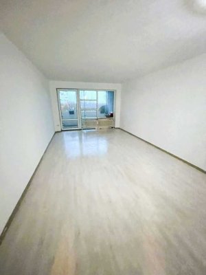 !!! Schöne 4-Zimmer-Wohnung mit Balkon !!! WBS für 100m² erforderlich !!!