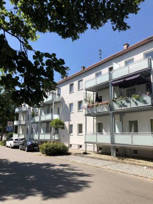 Königsbrunn nähe Marktplatz | 2 ZKB | Hochparterre | Balkon | neue moderne Vinyl-Böden