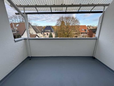 Modernisierte, helle Wohnung mit Balkon und Blick auf den Kaiserberg