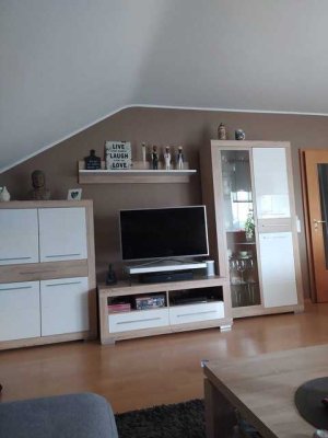 Schöne 4-Zimmer-Wohnung mit Balkon und EBK in Neulußheim