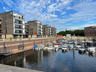 Yachthafen Celle: exklusive 3-Zi.-Wohnung in Hafenvilla mit Wasserblick in erster Reihe