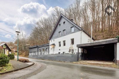 Charmantes Wohnhaus mit Appartement und sehr großer Garage