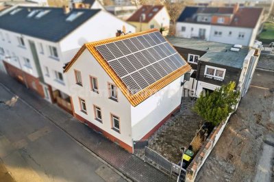 Einfamilienhaus & Hinterhaus. Garage + Hof. In F-Schwanheim