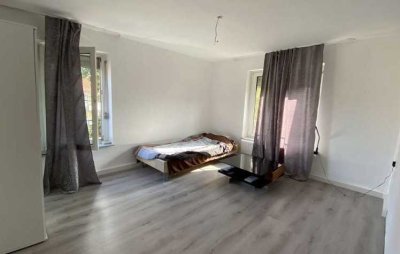 Modernisierte 3-Zimmer-Wohnung mit Einbauküche und PKW-Stellplatz in Stuttgart