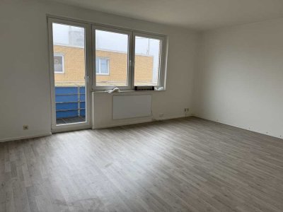 Vollständig renovierte 1-Zimmer-Wohnung mit Balkon in Lehrte