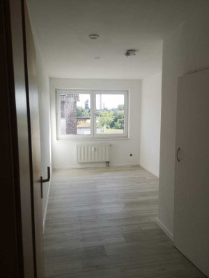 Sehr schöne 77m² 3 Zimmer Wohnung mit Balkon, WBS erforderlich