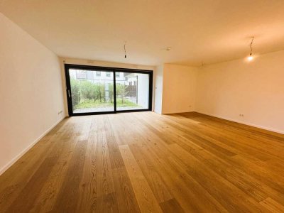 !!! Privatpark mit See - Traumhafte 2-Zimmer-EG-Wohnung mit Terrasse !!!