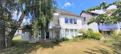 Zweifamilienhaus mit ca. 310m² Wohn- / Nutzfläche * 607m² Grundstück in Hanglage