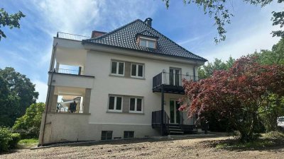 Exklusive 4-Zimmer-Wohnung mit gehobener Innenausstattung und Balkon in Friedrichshafen