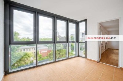 IMMOBERLIN.DE - Sehr helle Wohnung mit Südloggia, Lift + Pkw-Stellplatz beim Ku’Damm