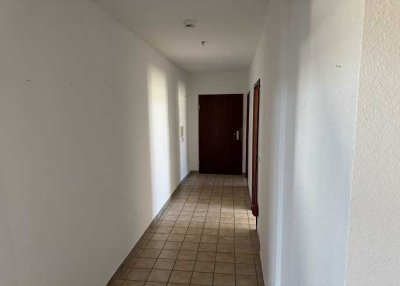 Große 3-Raum-Wohnung inkl. Stellplatz