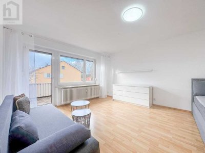 Bezugsfrei! 1,5-Zimmer-Penthouse mit sonniger Dachterrasse und Einzelgarage in KN-Fürstenberg