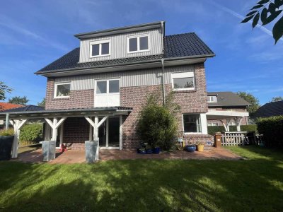 Großzügiges Einfamilienhaus mit Dachstudio und Gartenidyll