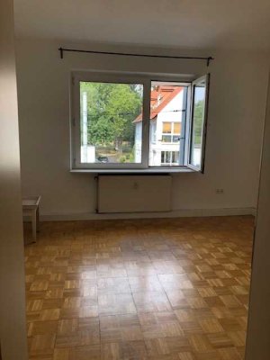 Helle, zentrale 2-Zimmer-Wohnung, große Wohnküche, Bad, perfekt für WG Nähe Kortländer