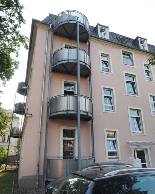 Gemütliche Helle 2 Zi + neue EBK + Balkon 2. OG Uni-Nähe in Löbtau-Süd