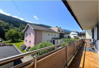 Liebevoll sanierte 4 Zimmerwohnung mit Garten und Balkon!