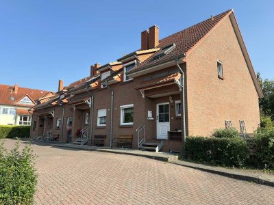 Reihenendhaus mit kleinem Garten, Doppelcarport, großem Keller und Photovoltaikanlage inkl. Wallbox