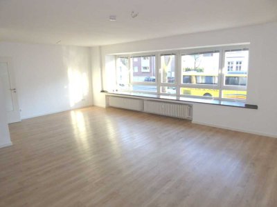 4-Zimmer-Wohnung  mit Balkon in Bestlage Zoo !!