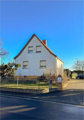 freistehendes Einfamilienhaus in ruhiger Feldrandlage und großem Garten