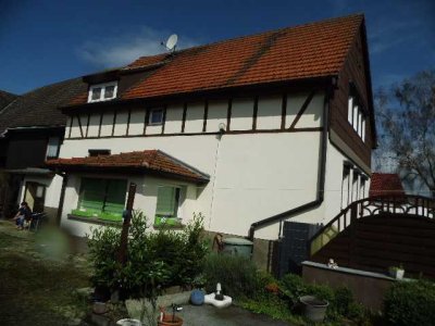 Wohnhaus mit großzügigem Grundstück in 06526 Sangerhausen/ OT Lengefeld