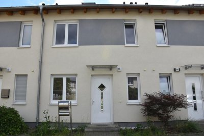 Stilvolles, vollst. renoviertes 5-Zimmer-Reihenhaus mit geh. Innenausstattung