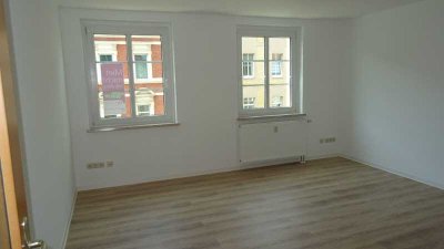 *** großzügige Dreiraumwohnung mit Balkon ***