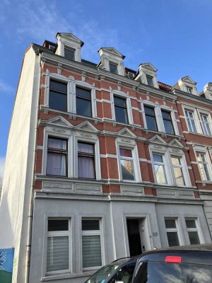 Essen - Nordviertel : 3-Zimmer-Wohnung im 2. OG ( 79 m² Wohnfläche ) mit Dusche + Badewanne in der E