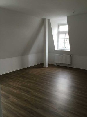 Super saniert: 3-Zimmer-Dachgeschosswohnung im Altbau!