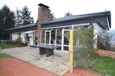 Freistehender Bungalow mit genialer Fernsicht über das Pfälzer Bergland