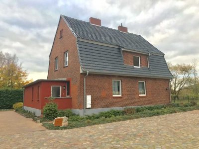 Zauberhafte 78qm Wohnung mit Badewanne & Dusche in Miltzow mit eigenem Garten