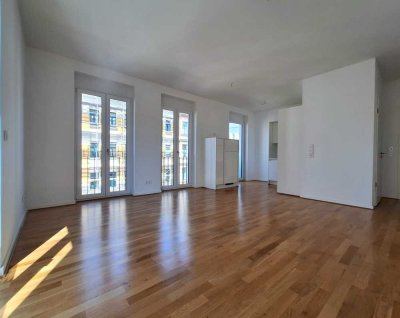 Schöner Balkon und kurze Wege: 2-Raum-Wohnung mit Top-Anbindung