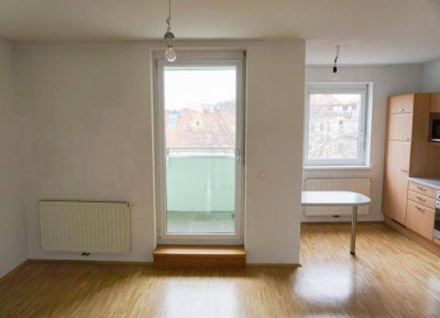 Sorglospaket - bestens vermietete 2-Zimmer Wohnung, zentrale Lage!!