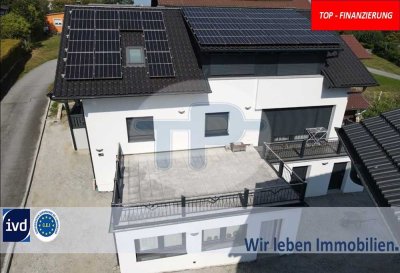 RESERVIERT!
MODERNES 3-FAMILIENHAUS MIT PV-ANLAGE