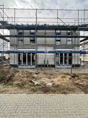 170qm Neubau Doppelhaushälfte zur Miete in Fredersdorf-Vogelsdorf, mit PV-Anlage, 2 Stellplätzen