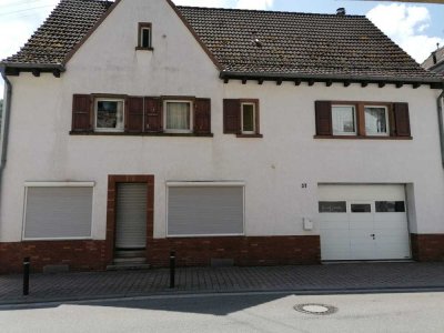 CHARMANTES GEPFLEGTES 1-2-FAMILIENHAUS ZUM SUPERPREIS!