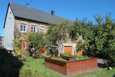 "WOHNEN IN DER HERRLICHEN EIFEL - GEMÜTLICHES WOHNHAUS - NÄHE LUTZERATH"