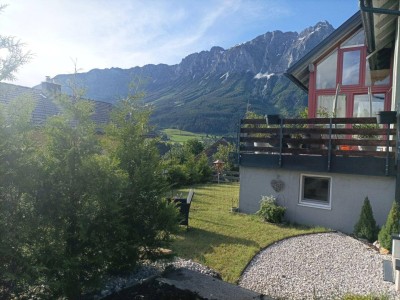 Großes Wohnhaus mit Einliegerwohnung, Wintergarten u. Terrasse! Herrlicher Grimmingblick!