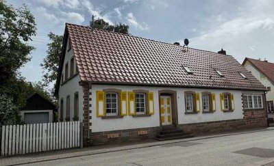 Lieblingshaus, Rückzugsort, Landidyll mit traumhaftem Garten und künstlerischen Akzenten