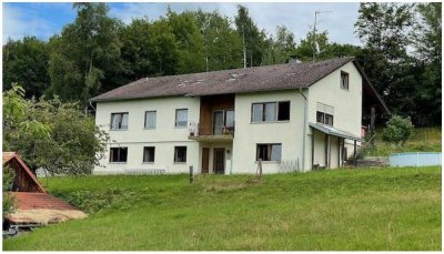 Freistehendes Mehrfamilienhaus, ruhige Lage, schöne Sicht, mit 7 Zimmern nahe Deggendorf