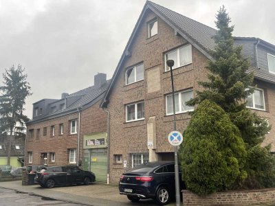 Super gemütliche  Dachgeschoss-Wohnung ab 1.12.in Alt Longerich