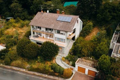 WALDASCHAFF - ZWEIFAMILIENHAUS mit Ausbaupotential -  Panoramablick und Schwimmbad inklusive!