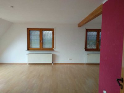 Moderne 4,5 Zimmer-Wohnung mit Balkon