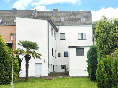 Charmantes, großzügiges Ein-/Zweifamilienhaus mit riesigem Garten in Erftstadt Nähe Köln