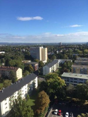 Frisch renovierte 4-Raum-Penthouse-Wohnung mit Balkon und tollem Ausblick in Mainz Oberstadt