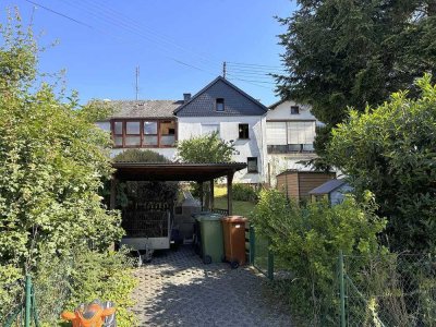 Einfamilienhaus mit Stellplatz nahe dem Ortsrand aufgeteilt nach WEG