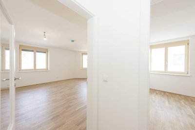 Liebevolles 2-Zimmer Zuhause mit großzügigen Fensterflächen!