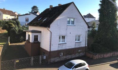 **Charmantes Einfamilienwohnhaus mit Nebengebäude auf großem Grundstück mit Potenzial**