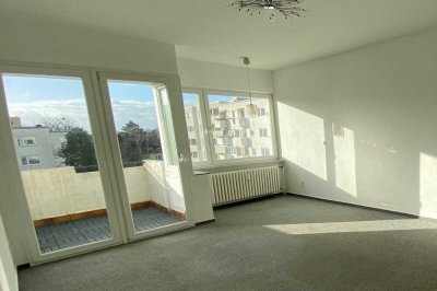 Schöne helle zwei 1/2 Zimmer Wohnung in Berlin Haselhorst(Spandau)